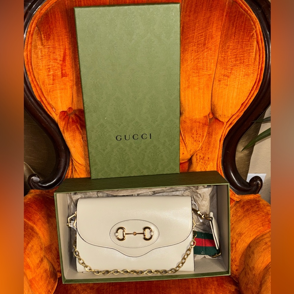 Gucci White Leather Crossbody with Green & Red Web Strap - Picture 11 of 12
